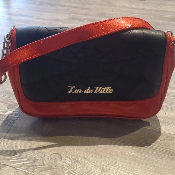 Lux de Ville Spider Web Red and Black Crossbody Bag - Picture 4 of 12